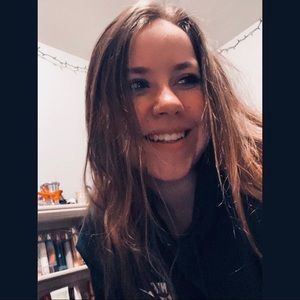 Meet your Posher, Alyssa